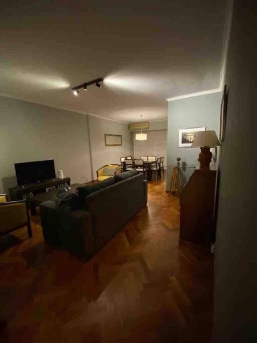 Piso Luminoso Y Amplio En Recoleta Buenos Aires